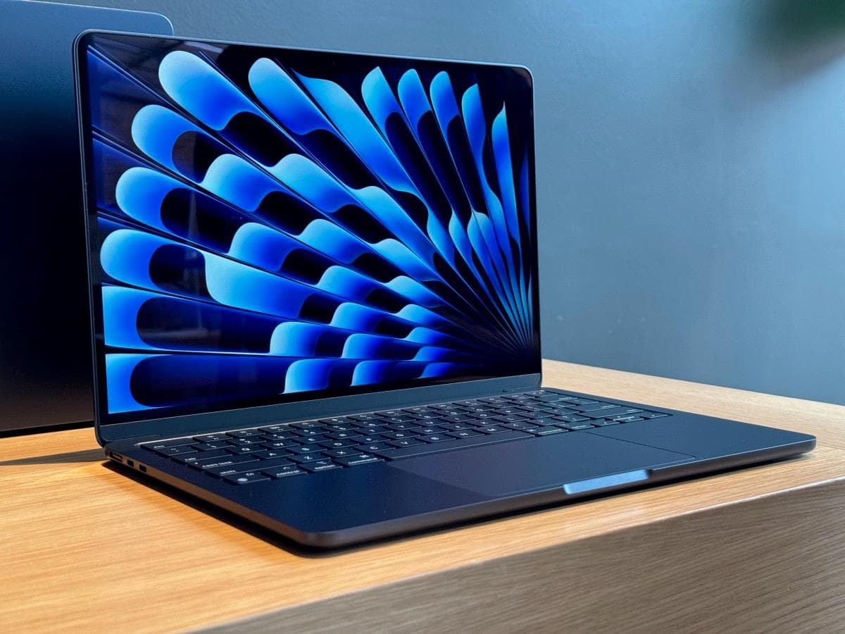 MacBook Air M2 vue de dessus clavier rétroéclairé