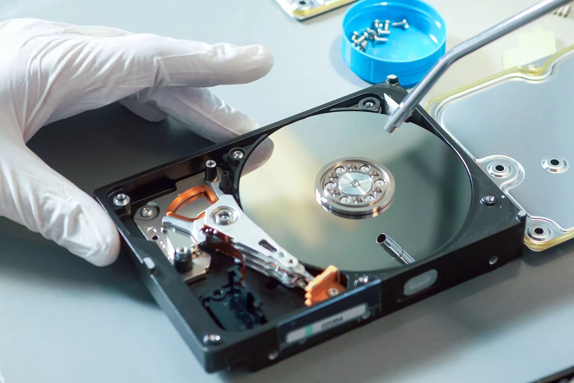 Disque dur ouvert pour récupération de données