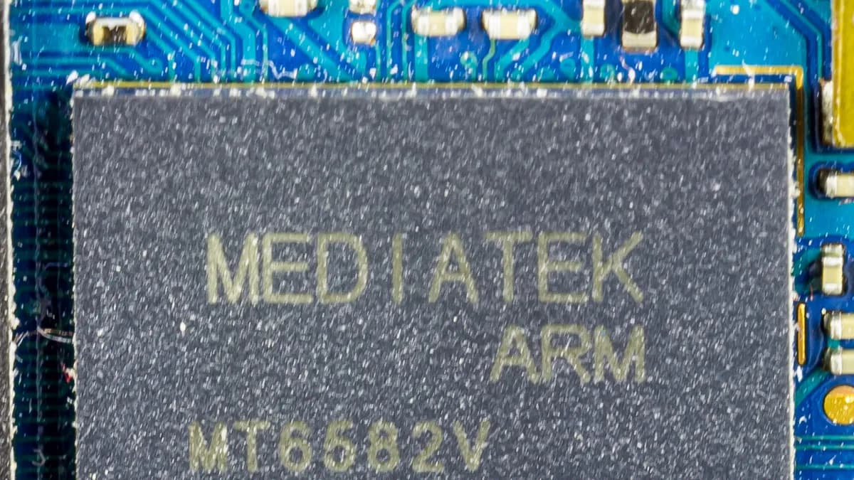 Disque SSD NAND démonté d'un iPhone
