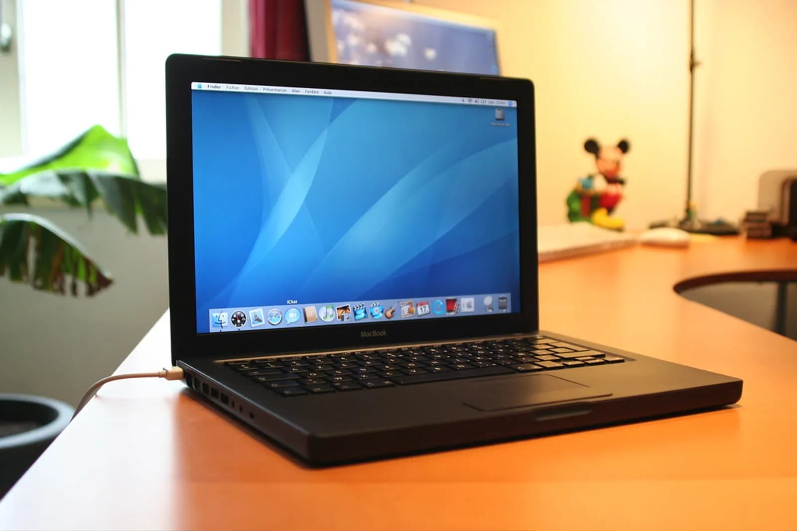 MacBook avec écran endommagé