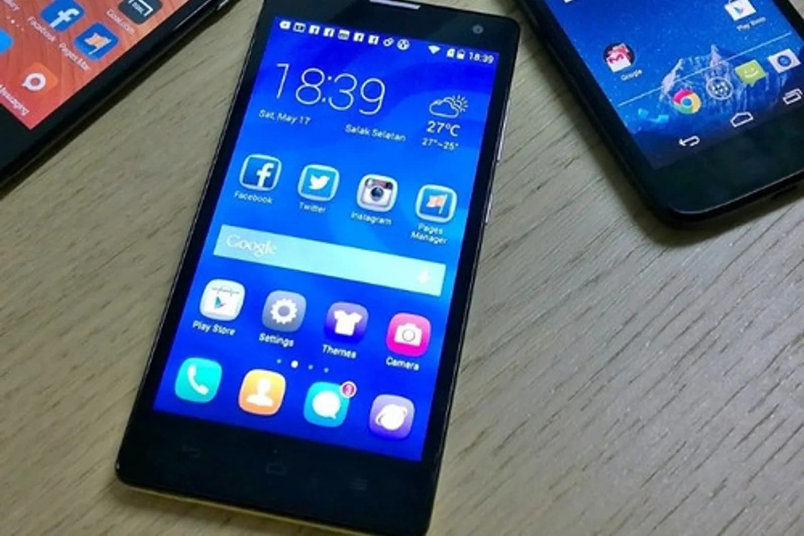 Smartphone Xiaomi affichant le logo de démarrage